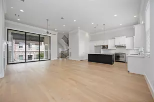 10919 Grove Tree Ln, Houston, TX 77043 - Photo 15