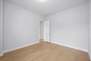 10919 Grove Tree Ln, Houston, TX 77043 - Photo 21