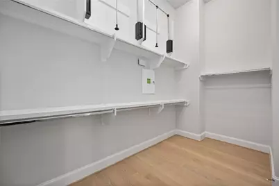 10919 Grove Tree Lane, Houston, TX 77043 - Photo 35