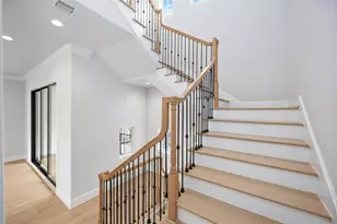 10919 Grove Tree Ln, Houston, TX 77043 - Photo 39