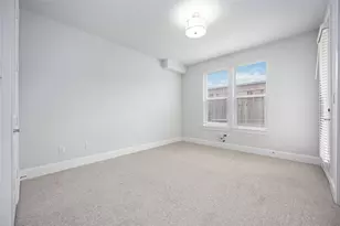 10919 Grove Tree Ln, Houston, TX 77043 - Photo 7