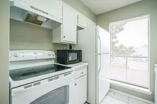 3742 Thistlemont Dr, Houston, TX 77042 - Photo 11