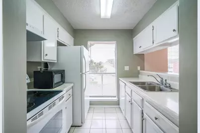 3742 Thistlemont Drive, Houston, TX 77042 - Photo 9