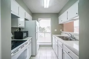 3742 Thistlemont Dr, Houston, TX 77042 - Photo 9