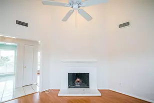 3742 Thistlemont Dr, Houston, TX 77042 - Photo 5