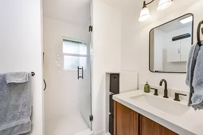 5847 Paisley Street, Houston, TX 77096 - Photo 5
