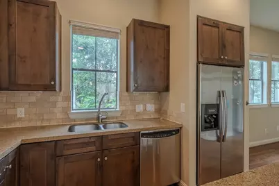 5213 Eigel Street #B, Houston, TX 77007 - Photo 11