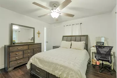 6806 Glen Rock Drive, Houston, TX 77087 - Photo 19