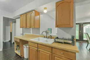 6806 Glen Rock Dr, Houston, TX 77087 - Photo 9