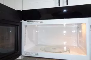 917 Temple Dr, Hitchcock, TX 77563 - Photo 9