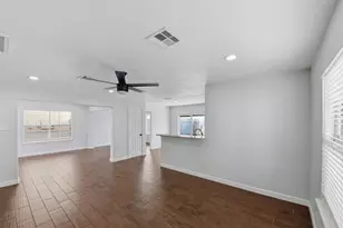 11710 Fossil Rock Ln, Houston, TX 77034 - Photo 17