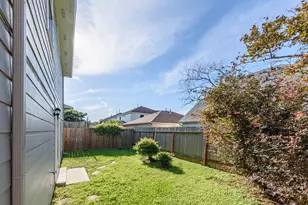 11710 Fossil Rock Ln, Houston, TX 77034 - Photo 9