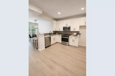 14 Valley Oaks Circle, The Woodlands, TX 77382 - Photo 7