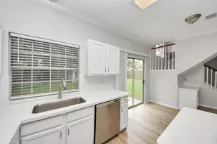 4907 Heritage Plains Dr, Friendswood, TX 77546 - Photo 11