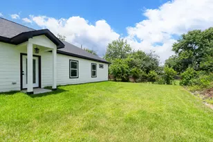 423 Manor Ave, Arcola, TX 77583 - Photo 25