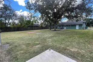 1004 Elm, Sweeny, TX 77480 - Photo 39