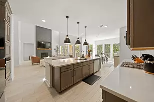 161 Harbour Hills Ct, Conroe, TX 77318 - Photo 5