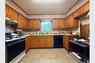211 N Simpson Street, Yorktown, TX 78146 - Photo 7