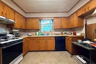 211 N Simpson St, Yorktown, TX 78146 - Photo 7