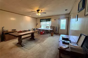 211 N Simpson St, Yorktown, TX 78146 - Photo 5