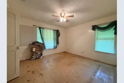 211 N Simpson Street, Yorktown, TX 78146 - Photo 11