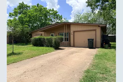 211 N Simpson Street, Yorktown, TX 78146 - Photo 1
