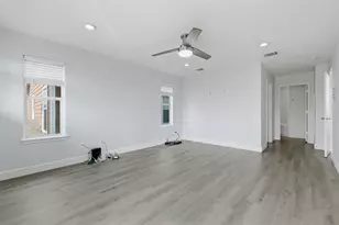 9026 McGallion Rd, Houston, TX 77022 - Photo 17