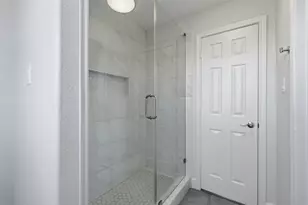 9026 McGallion Rd, Houston, TX 77022 - Photo 29