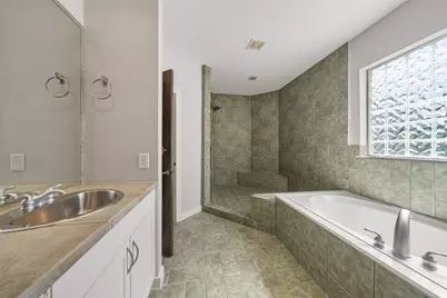 1002 E 27th Street, Houston, TX 77009 - Photo 11