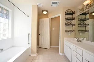 219 N Wimberly Way, The Woodlands, TX 77385 - Photo 13