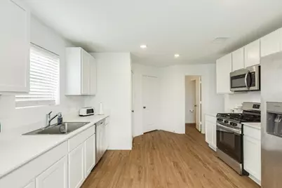 1523 Windrose Bend, Angleton, TX 77515 - Photo 9