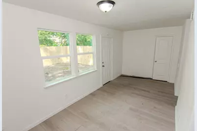 7867 Hamlet Street, Houston, TX 77078 - Photo 5