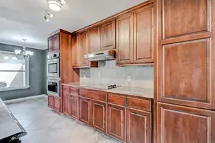 525 Longmeadow St, Beaumont, TX 77707 - Photo 23