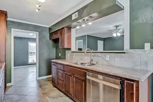 525 Longmeadow St, Beaumont, TX 77707 - Photo 21