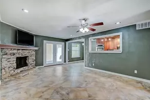525 Longmeadow St, Beaumont, TX 77707 - Photo 17