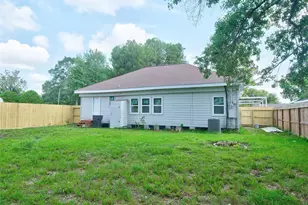 2703 Areba St, Houston, TX 77091 - Photo 25