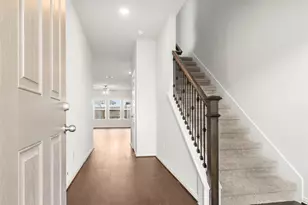 2007 Sunflower Ct, Sugar Land, TX 77498 - Photo 5