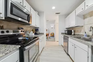 2829 Timmons Ln, Houston, TX 77027 - Photo 9