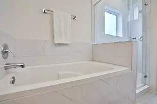 4815 Martin Oaks Ln, Houston, TX 77018 - Photo 21