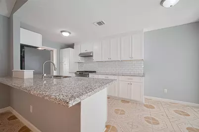 10659 Hazelhurst Drive, Houston, TX 77043 - Photo 9