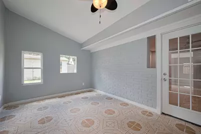 10659 Hazelhurst Drive, Houston, TX 77043 - Photo 27