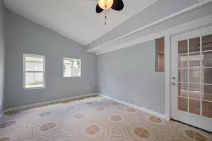 10659 Hazelhurst Dr, Houston, TX 77043 - Photo 27