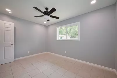 10659 Hazelhurst Drive, Houston, TX 77043 - Photo 25