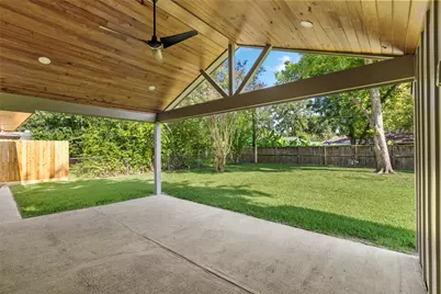 9606 Pine Lake Drive, Houston, TX 77055 - Photo 35