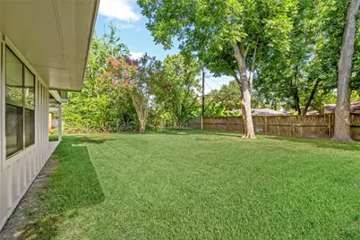 9606 Pine Lake Drive, Houston, TX 77055 - Photo 31