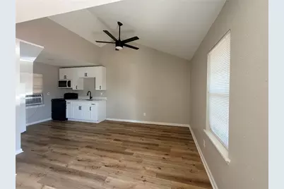 5025 Jefferson St #15, Houston, TX 77023 - Photo 1