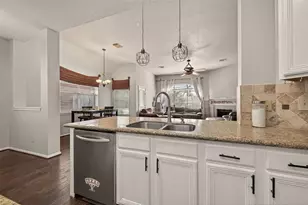 2902 Julie Ann Dr, Pearland, TX 77584 - Photo 11