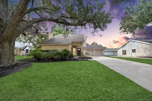 407 Hedgecroft Dr, El Lago, TX 77586 - Photo 1