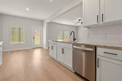 21571 Bluebonnet Bay Drive, Magnolia, TX 77354 - Photo 7