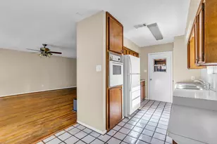 168 Greenleaf Ln, Conroe, TX 77304 - Photo 13